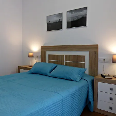 Too Many Aparts * Кадіс