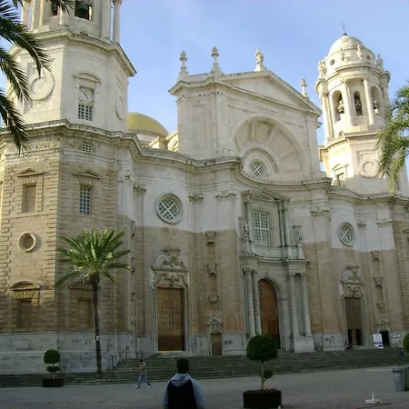 Too Many Aparts * Cadiz